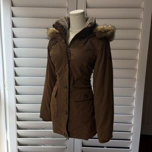 Hollister brown parka with faux fur hood 🤎